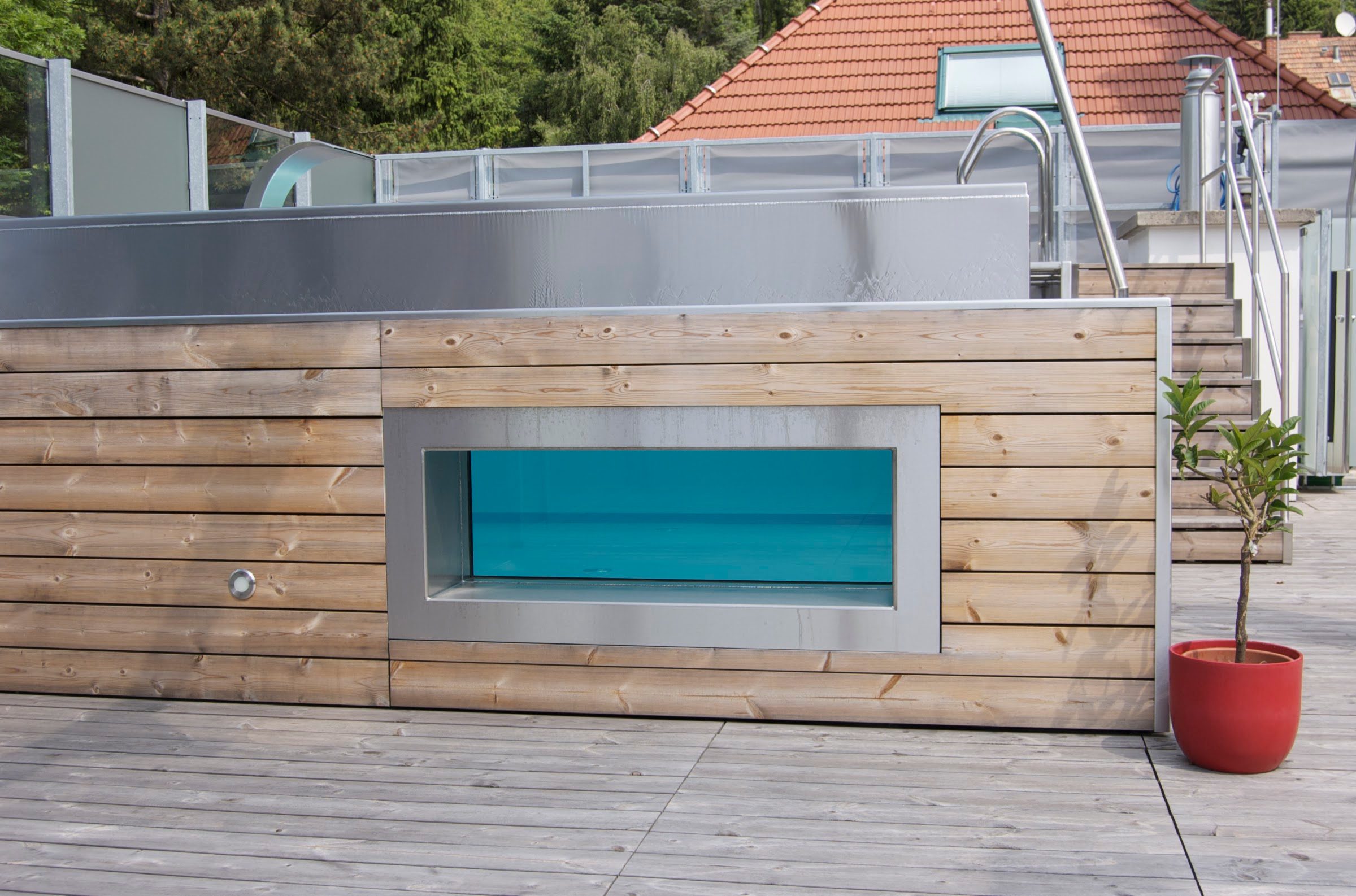 Ausstattung 7 Pooltechnik und Ausstattungsdetails eines Edelstahlpools von Polytherm